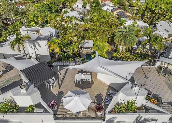 Penthouse With Private Roof Top Terrace- Noosa